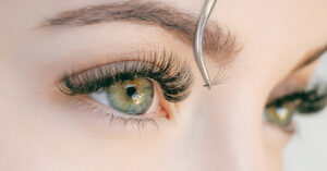 e best eyelash extensions for almond eyes